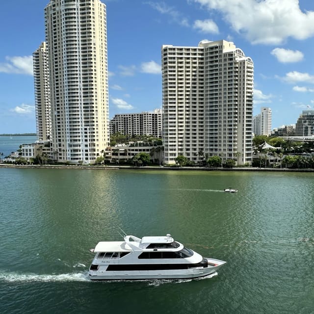 miami-skyline-cruise-of-celebrity-homes-and-biscayne-bay_1